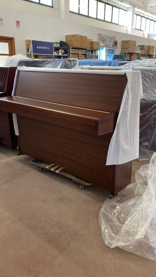 Yamaha M108 - 1